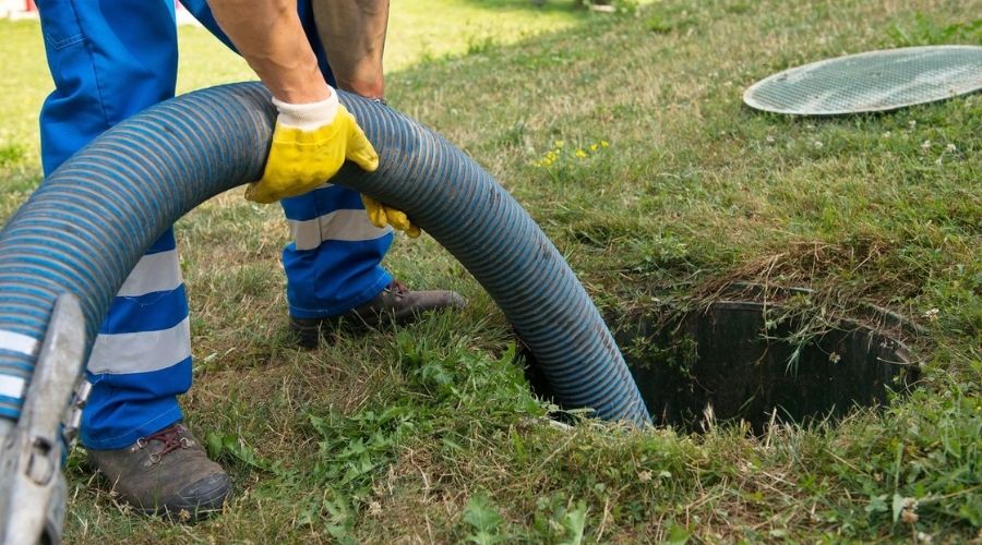 Outdoor plumbing clogs